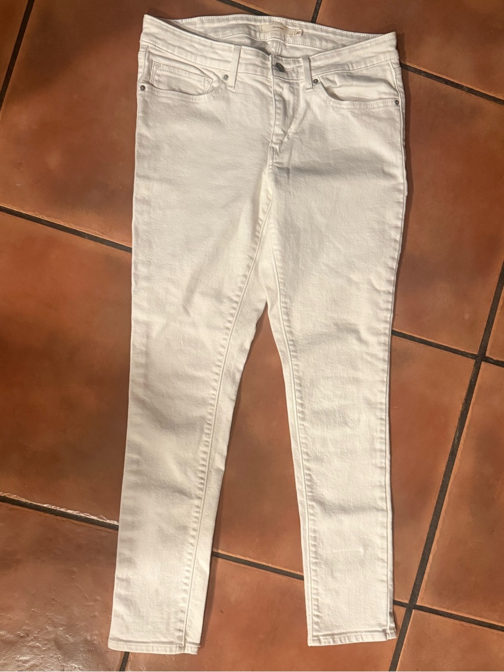 Levi Women's White Slim Fit Jeans